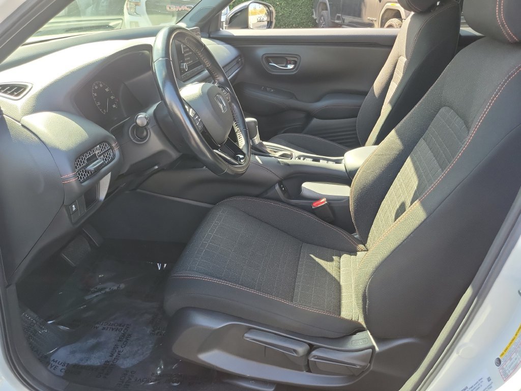 Certified 2025 Honda HR-V Sport image 18