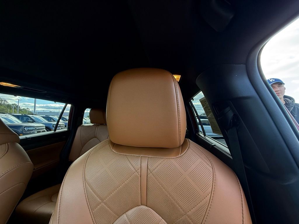 Used 2021 Toyota Highlander Platinum image 23