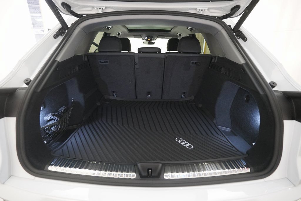 Used 2025 Audi Q5 Premium w/ Convenience Package AWD/4WD image 10