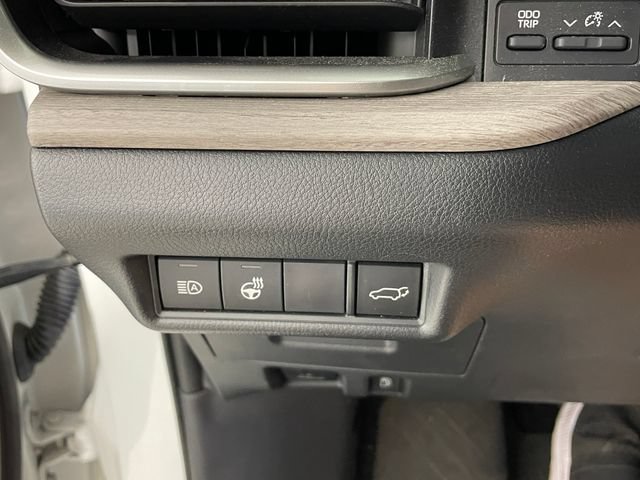 Used 2024 Toyota Grand Highlander AWD image 9