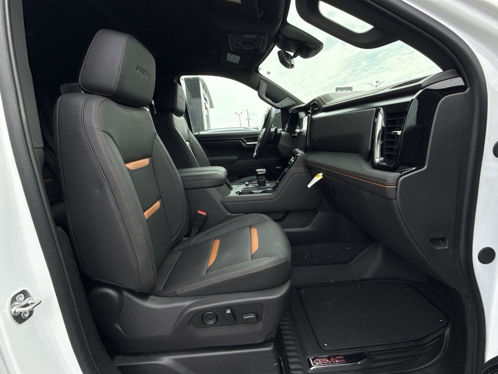 New 2026 GMC Sierra 1500 AT4 w/ AT4 Premium Package AWD/4WD image 29