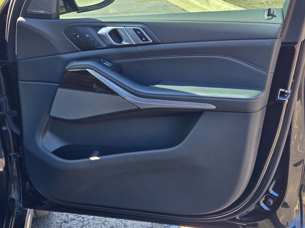 Used 2024 BMW X7 M60i w/ Executive Package AWD/4WD image 8