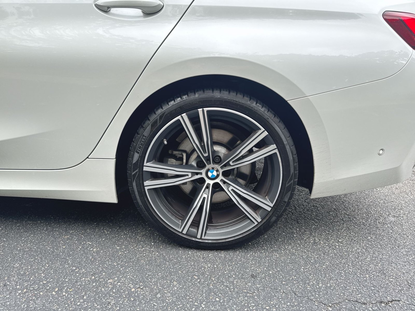 Used 2024 BMW 330i Sedan w/ Premium Package RWD image 26