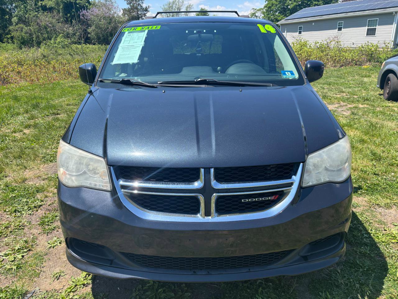 Used 2014 Dodge Grand Caravan SXT FWD image 2