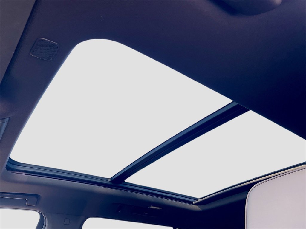 Used 2023 GMC Yukon XL SLT w/ SLT Luxury Package image 20