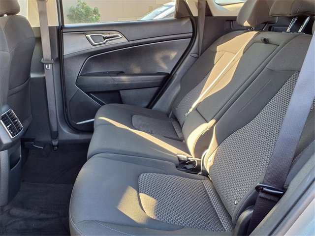 Used 2024 Kia Sportage LX image 9