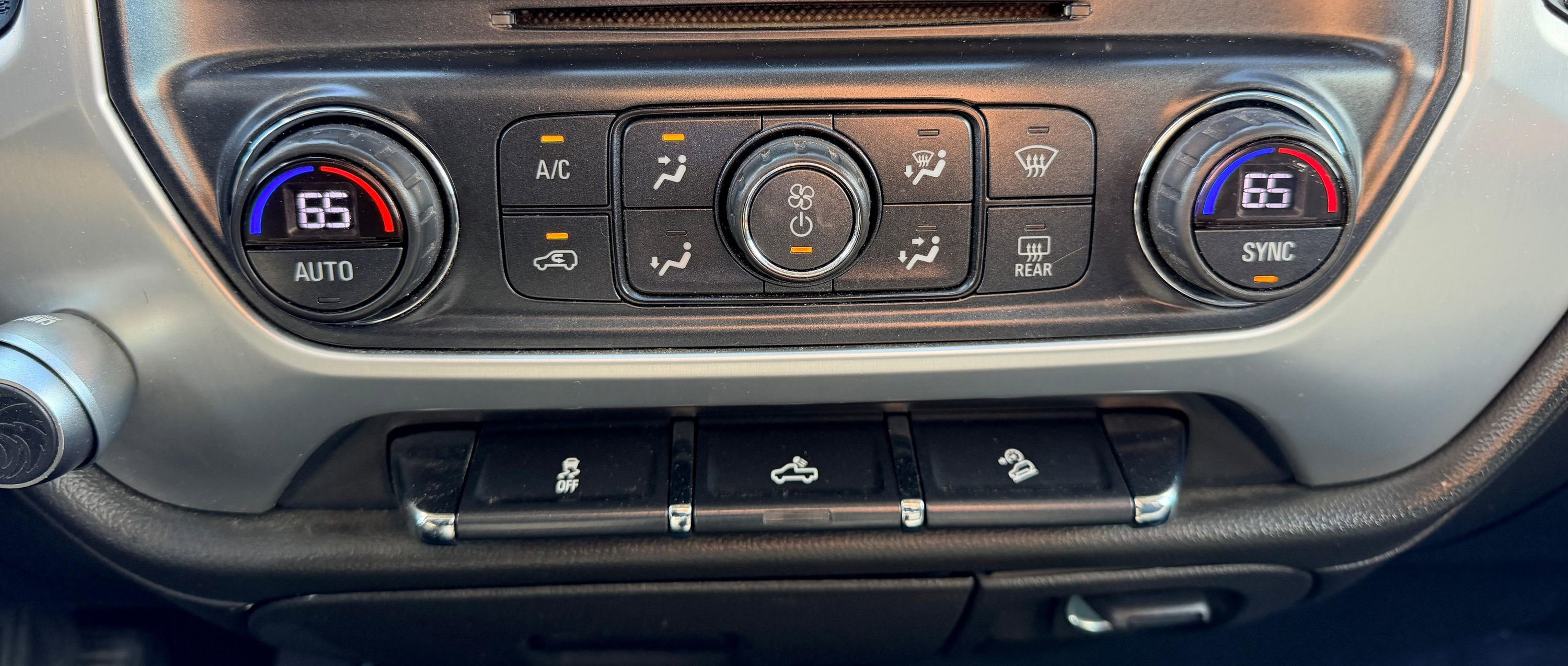 Used 2017 GMC Sierra 1500 SLE w/ SLE Value Package image 38