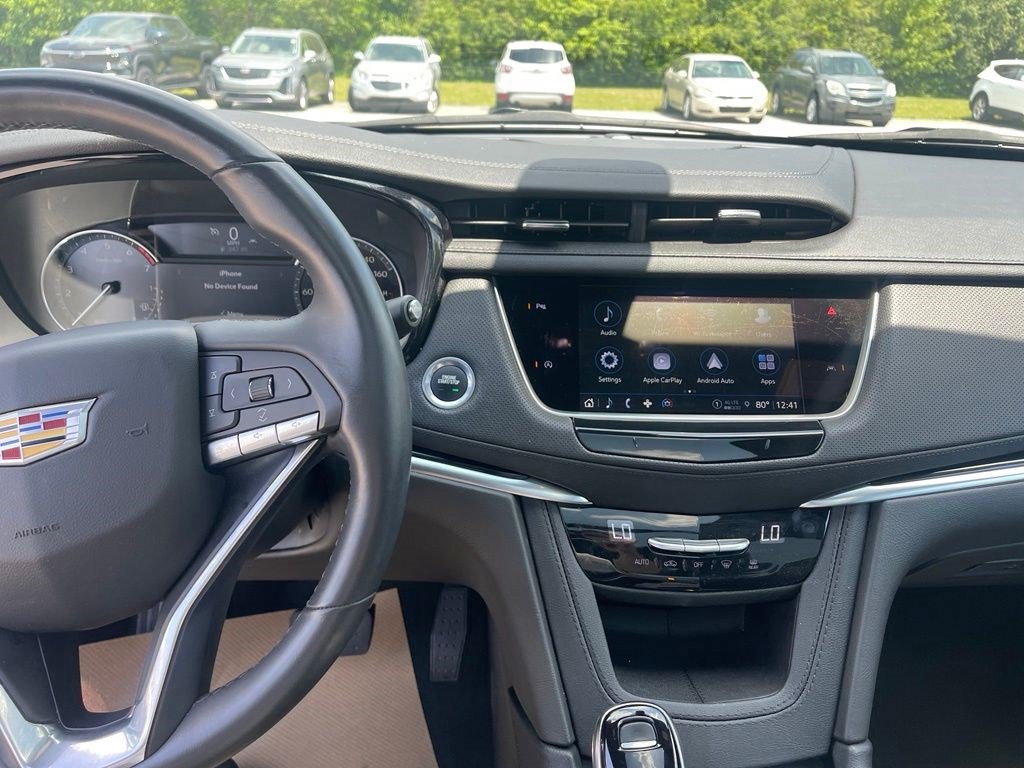Certified 2025 Cadillac XT6 Luxury FWD image 12