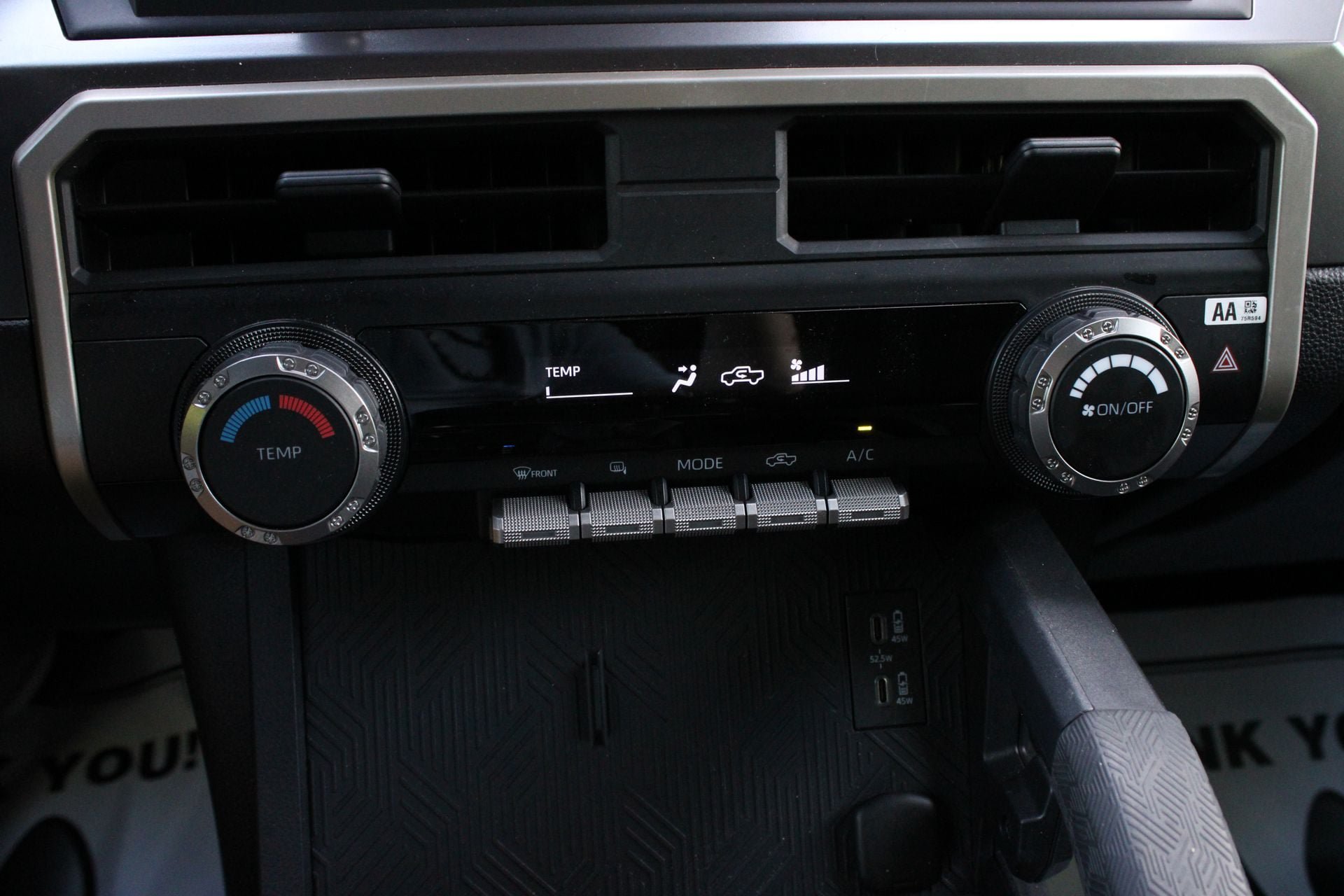 Used 2025 Toyota Tacoma SR5 AWD/4WD image 35