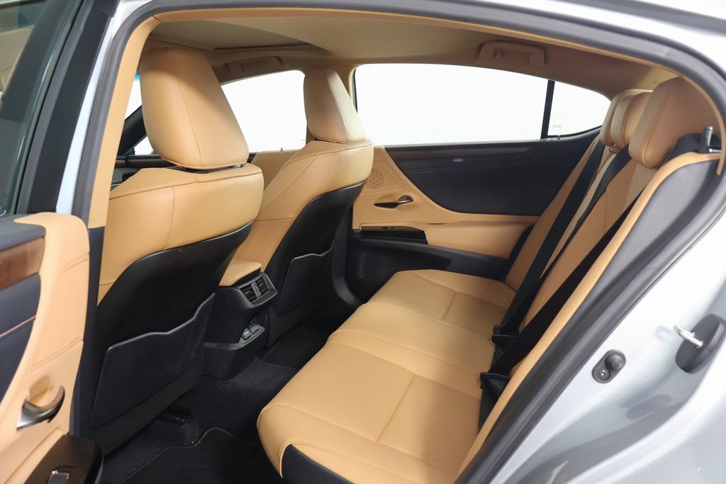 Used 2023 Lexus ES 300h w/ Premium Package FWD image 9