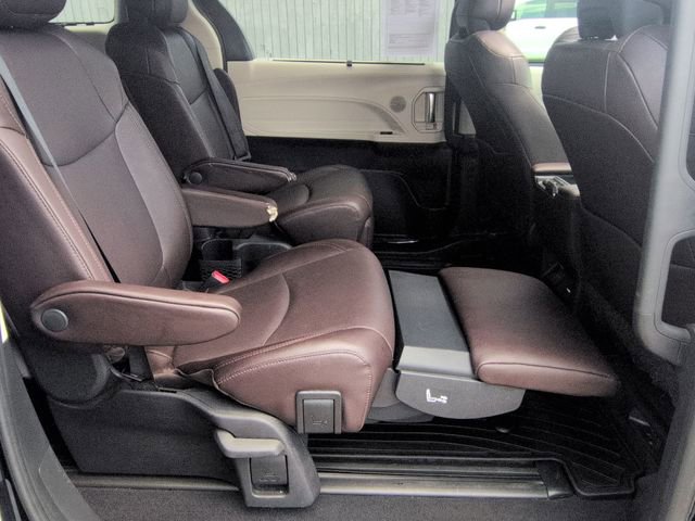 Used 2022 Toyota Sienna Platinum AWD/4WD image 37