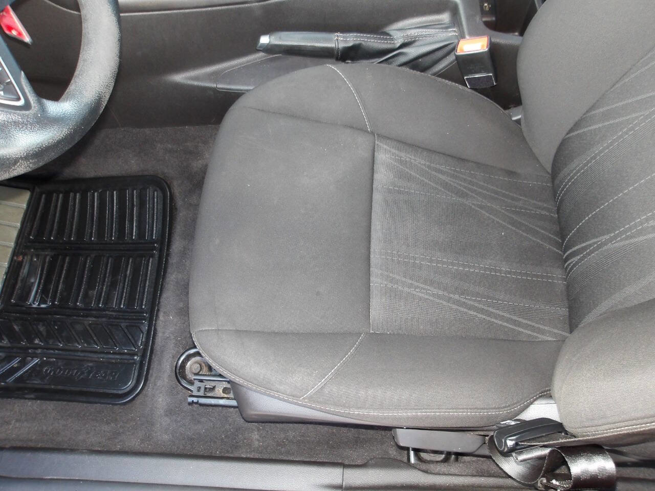 Used 2018 Ford Focus S image 21