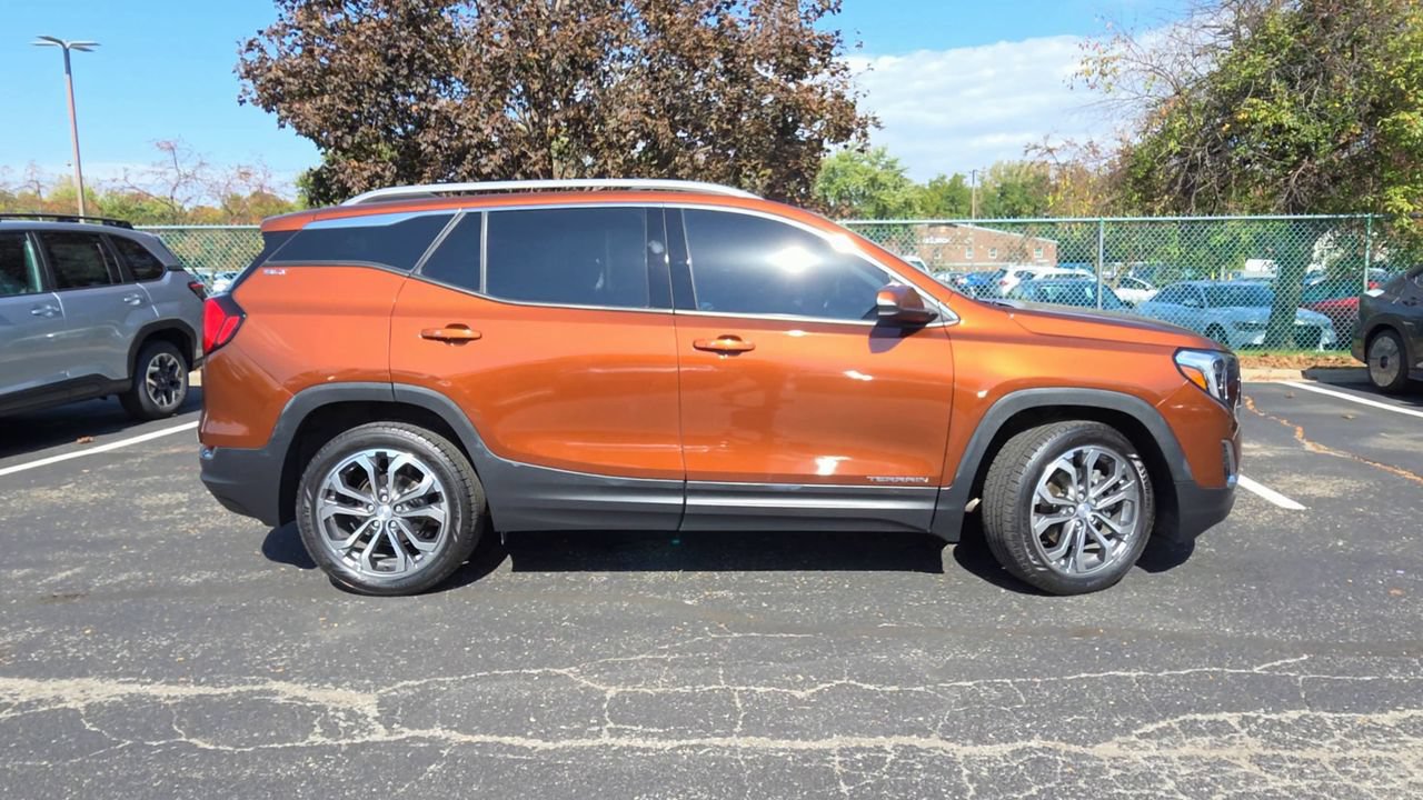 Used 2019 GMC Terrain SLT w/ Preferred Package FWD image 9