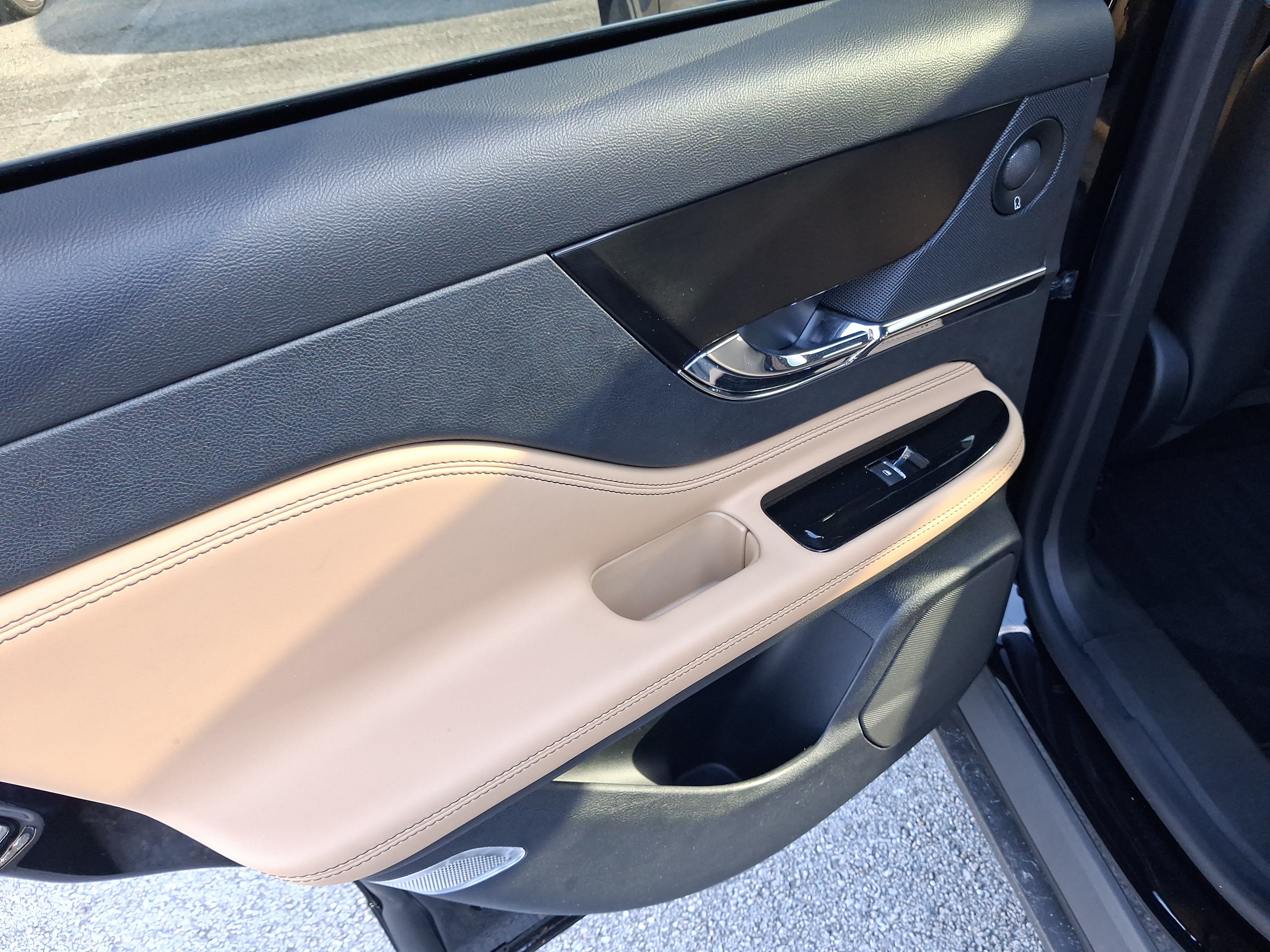 Certified 2020 Lincoln Corsair Reserve w/ Appearance Package FWD image 9