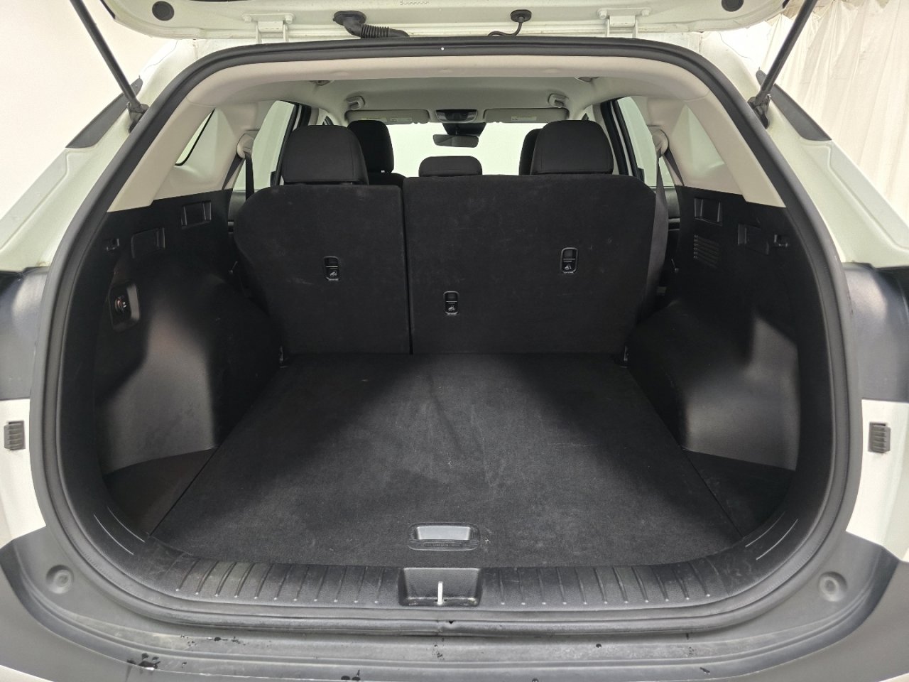 Used 2024 Kia Sportage LX FWD image 16