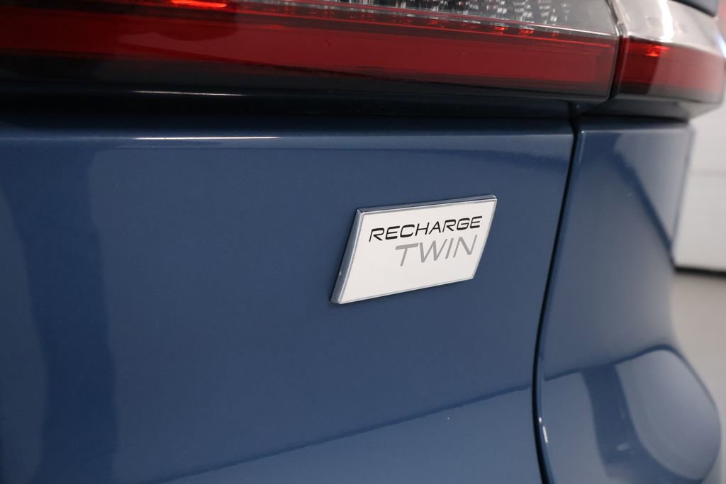 Used 2022 Volvo C40 P8 Recharge Ultimate image 11