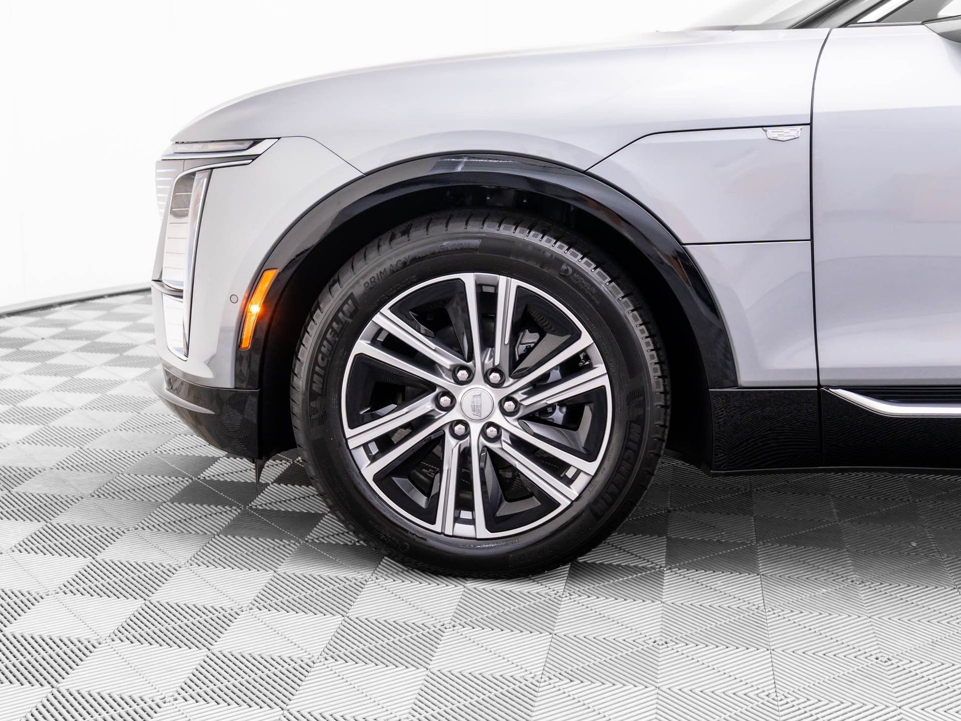 New 2025 Cadillac Lyriq Luxury image 29