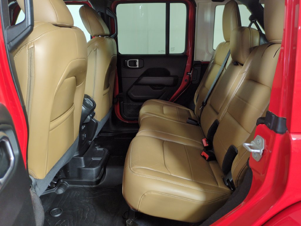 Used 2020 Jeep Wrangler Unlimited Sahara AWD/4WD image 31