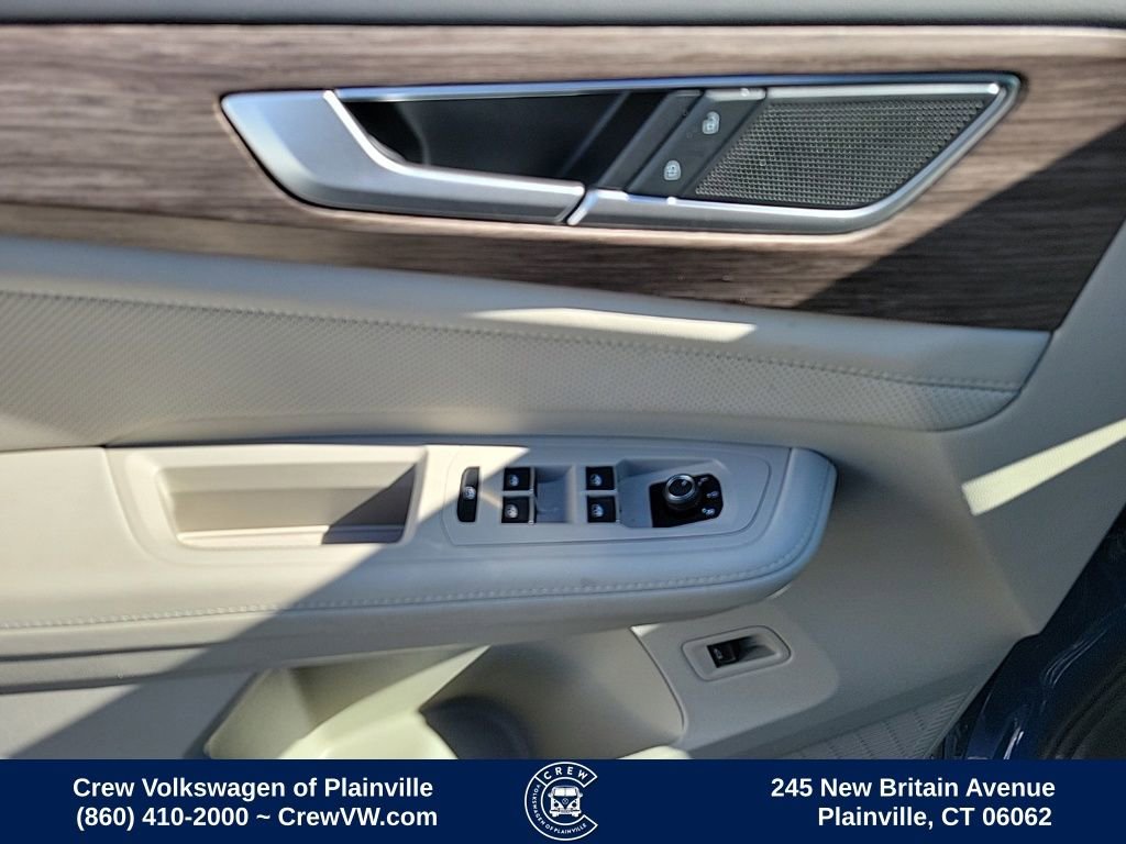 Certified 2025 Volkswagen Atlas SEL image 38