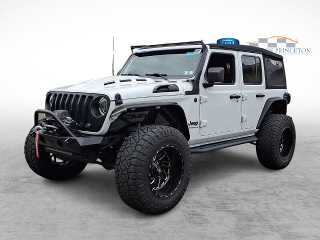 Used 2023 Jeep Wrangler Unlimited Rubicon w/ LED Lighting Group AWD/4WD image 3