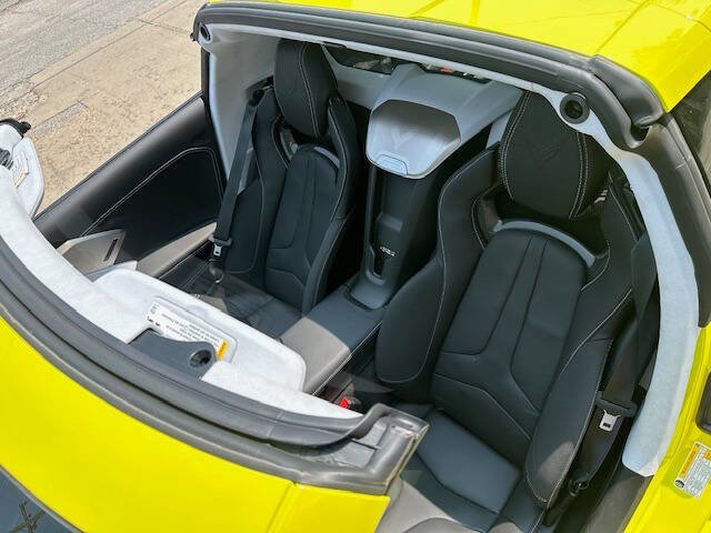 Used 2023 Chevrolet Corvette Stingray Premium Cpe w/ Z51 Performance Package image 11