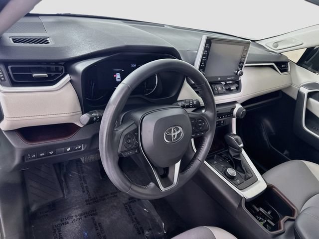 Certified 2022 Toyota RAV4 Limited w/ Limited Grade Weather Package AWD/4WD image 10