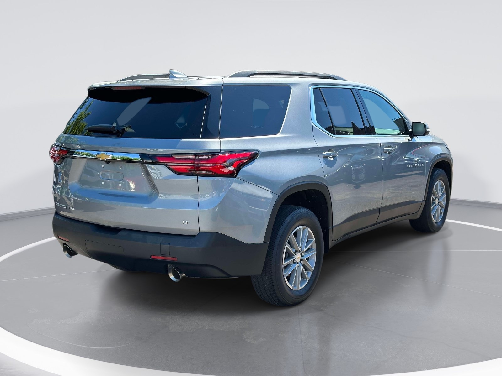Used 2023 Chevrolet Traverse LT AWD/4WD image 4