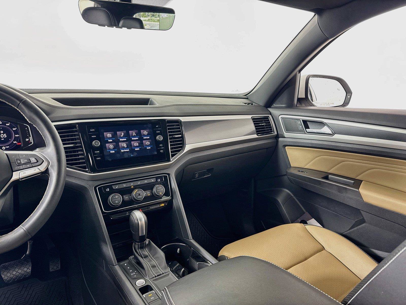 Certified 2023 Volkswagen Atlas Cross Sport SE FWD image 22