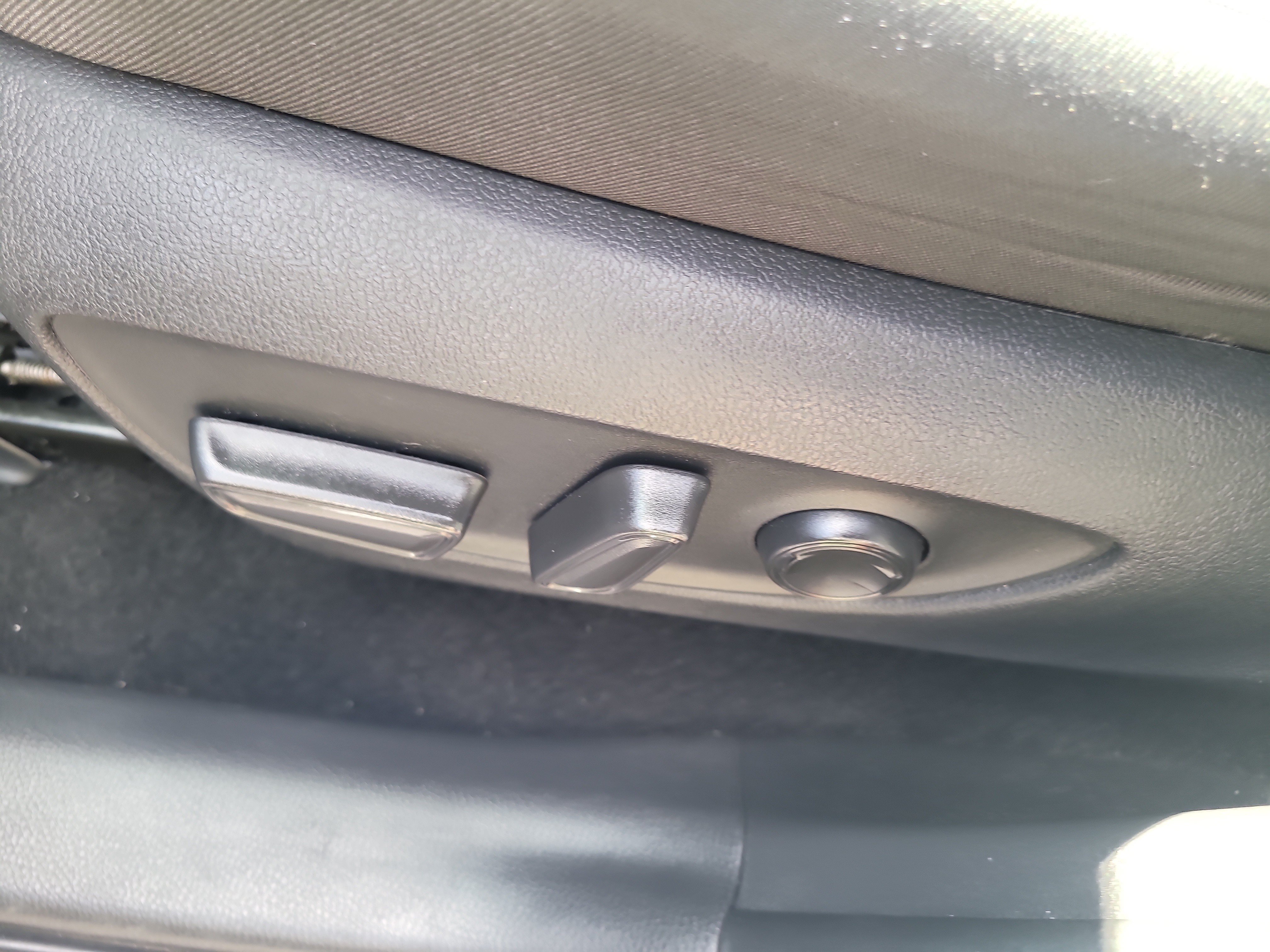 Certified 2025 Toyota RAV4 XLE FWD image 21
