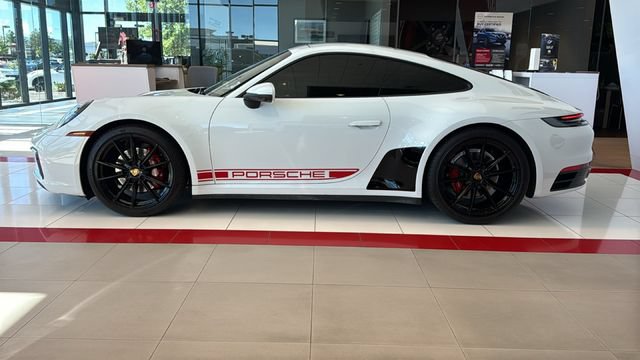 Used 2024 Porsche 911 Carrera RWD image 6