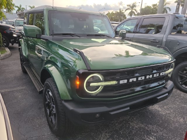 Certified 2025 Ford Bronco Outer Banks AWD/4WD image 2