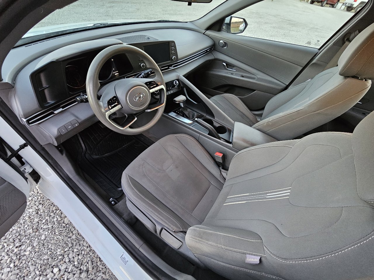 Used 2022 Hyundai Elantra SEL image 16