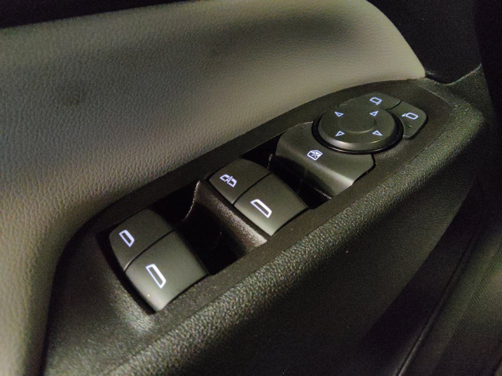 Used 2018 Chevrolet Equinox LS FWD image 27