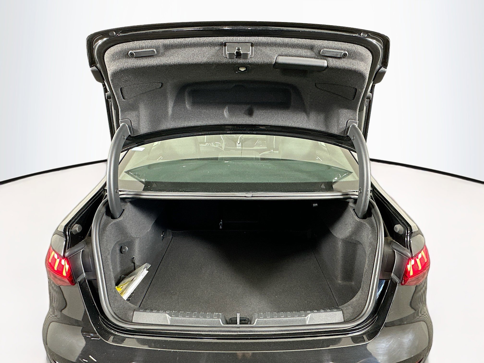 Used 2024 Audi A3 2.0T Premium image 29