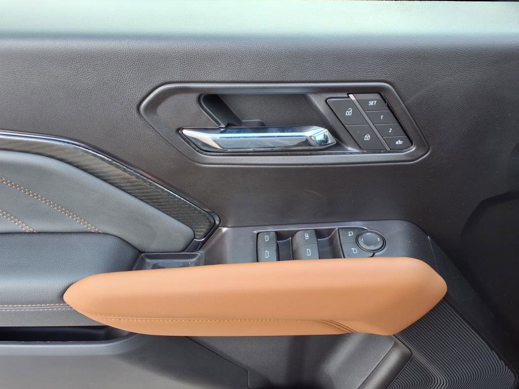 New 2025 GMC Canyon AT4 w/ Nightfall Edition image 7