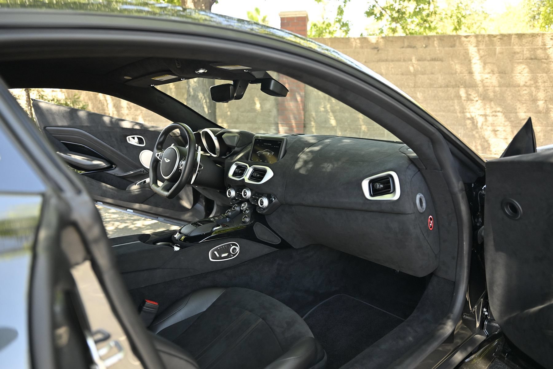Used 2020 Aston Martin V8 Vantage Coupe RWD image 22