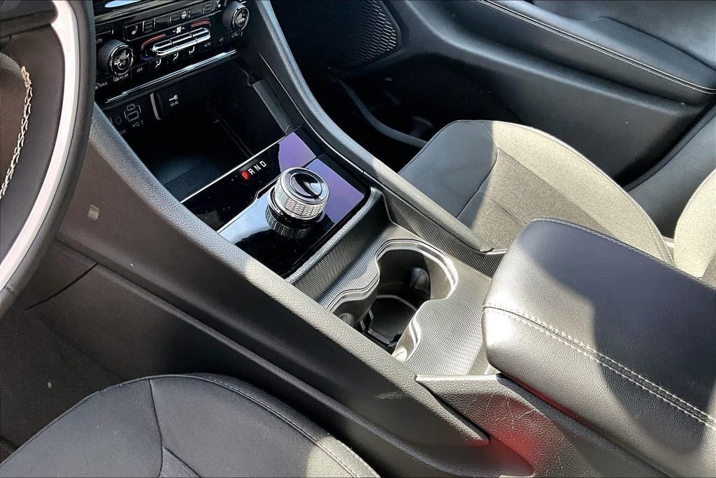 Used 2024 Jeep Grand Cherokee L Laredo w/ Luxury Tech Group I image 14