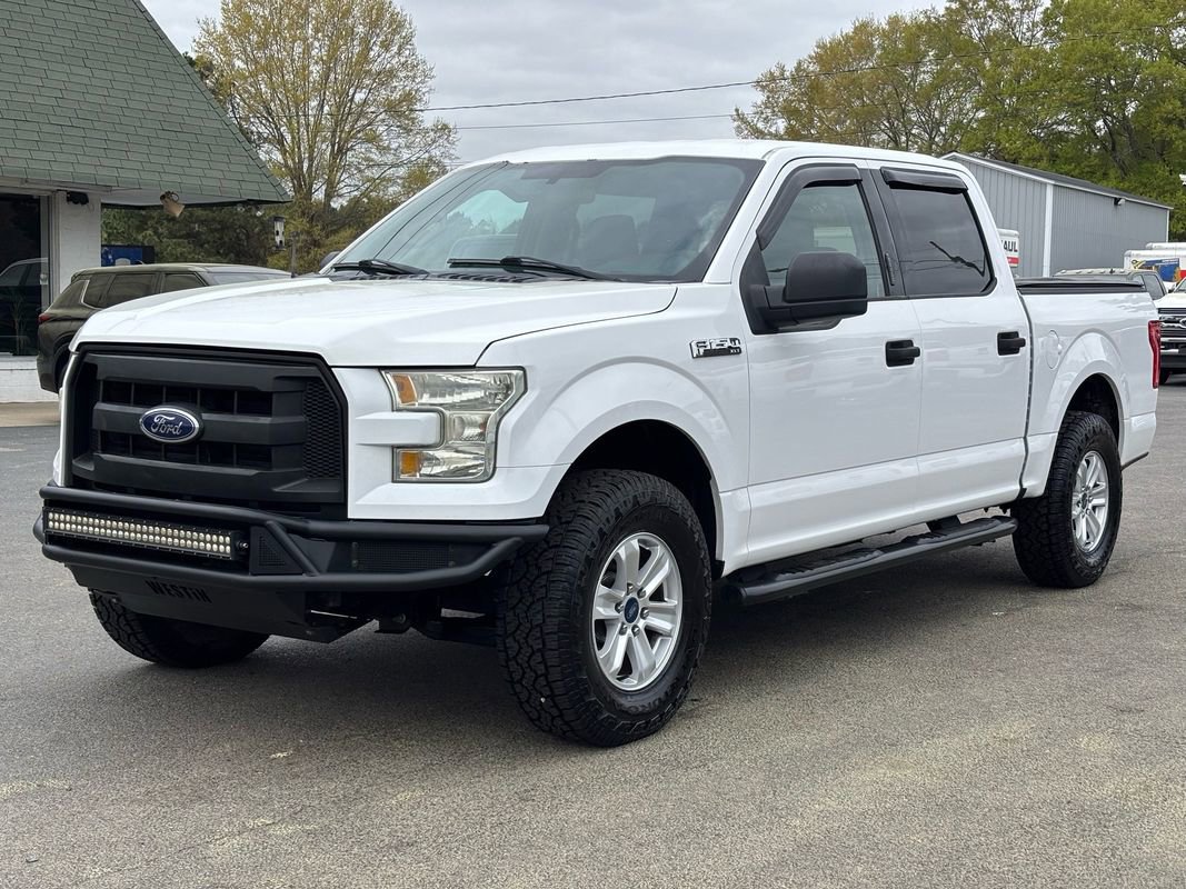 Used 2015 Ford F150 XLT w/ Trailer Tow Package image 8