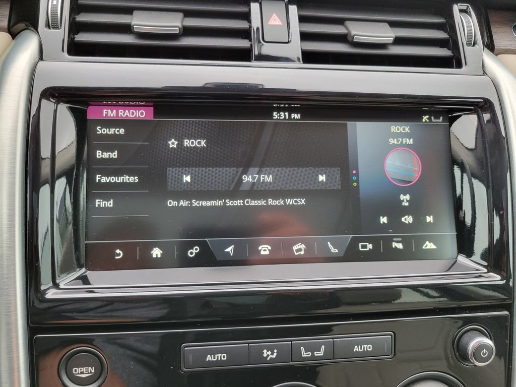 Used 2017 Land Rover Discovery HSE AWD/4WD image 42