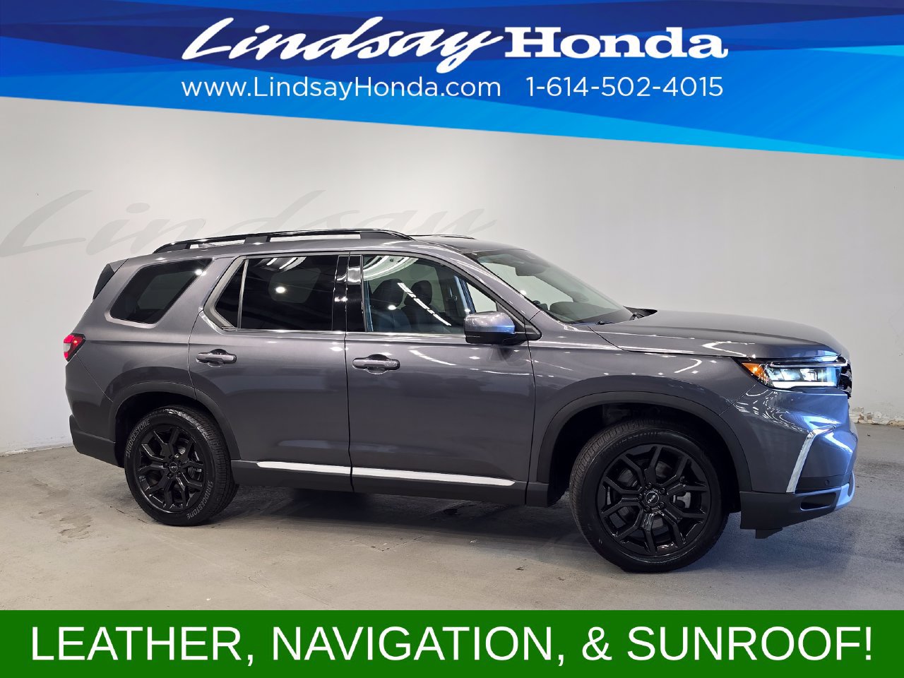 Used 2025 Honda Pilot Touring image 3