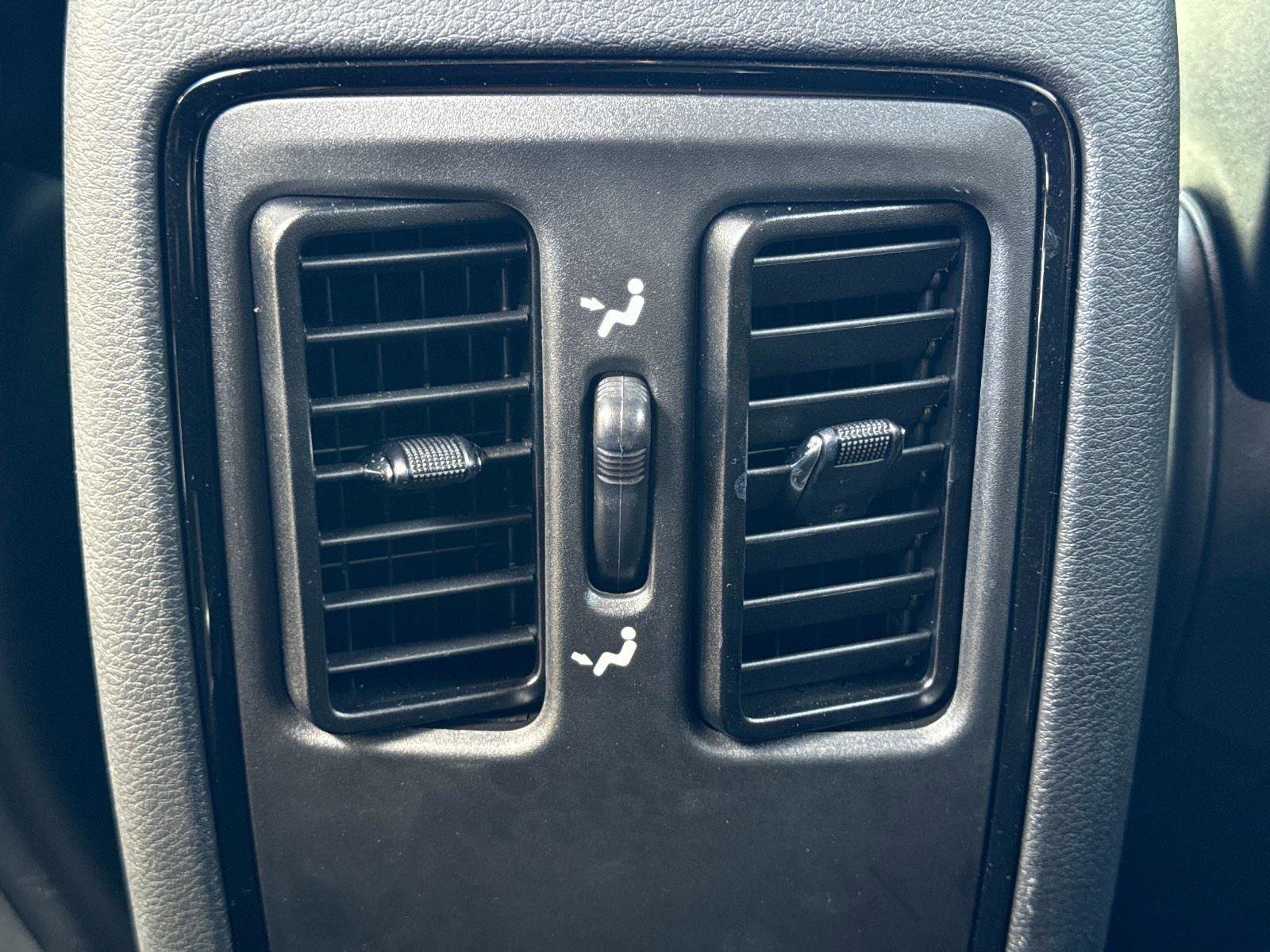 Used 2023 Dodge Durango SXT Launch Edition RWD image 15