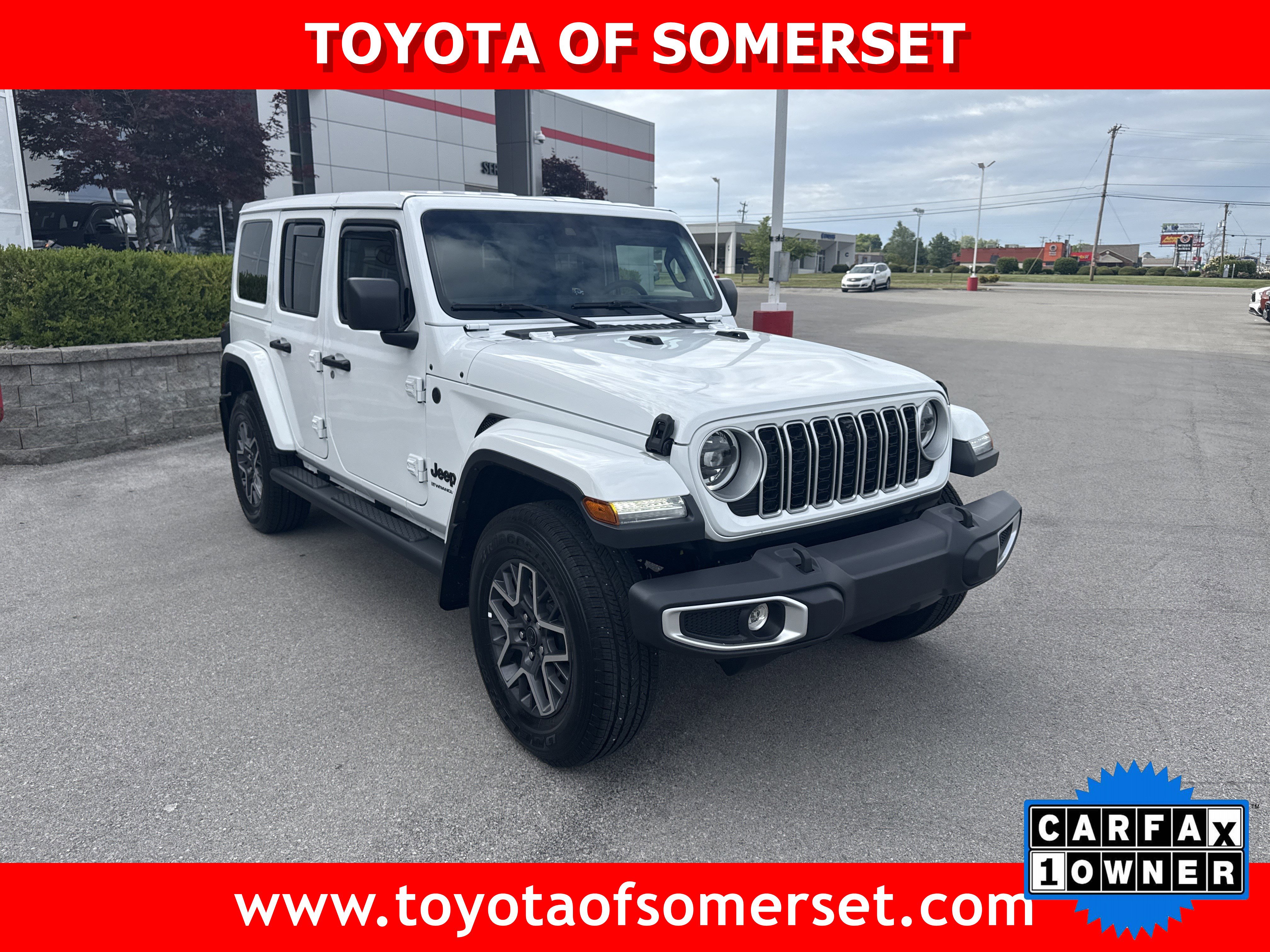 Used 2025 Jeep Wrangler Unlimited Sahara AWD/4WD image 1