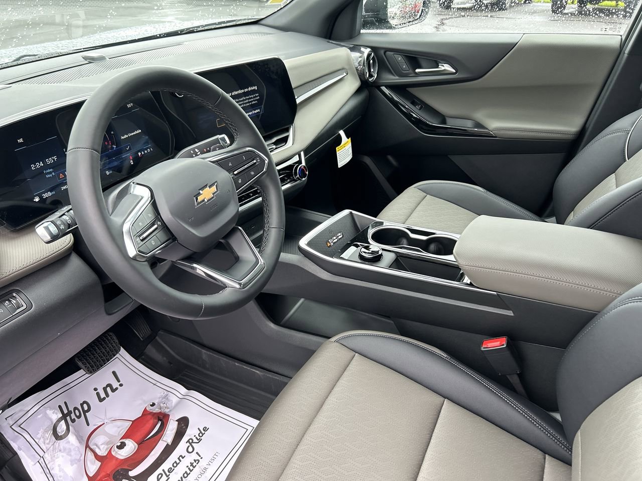 New 2026 Chevrolet Equinox LT w/ Convenience Package II AWD/4WD image 24