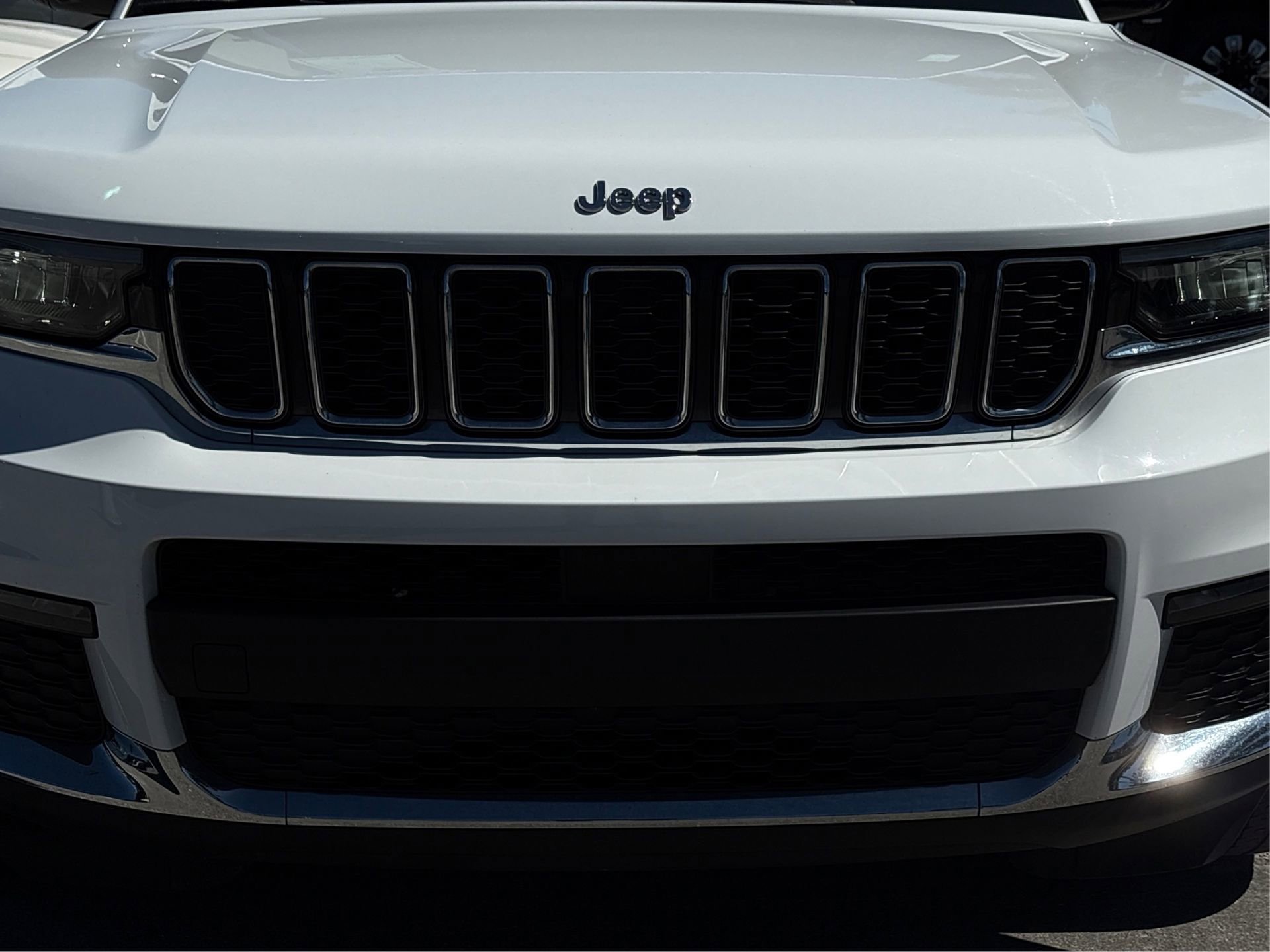 Used 2022 Jeep Grand Cherokee L Limited image 15