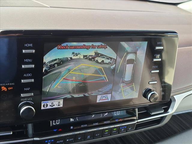 Used 2024 Toyota Sienna Platinum AWD/4WD image 11