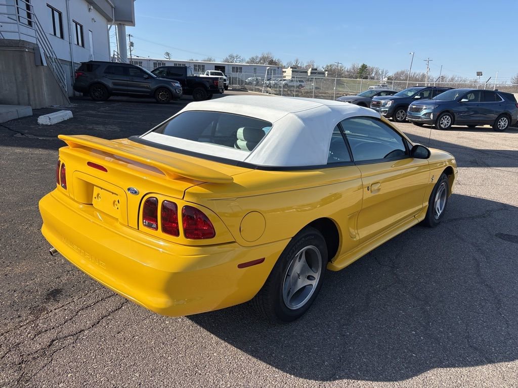 Used 1998 Ford Mustang Convertible image 7