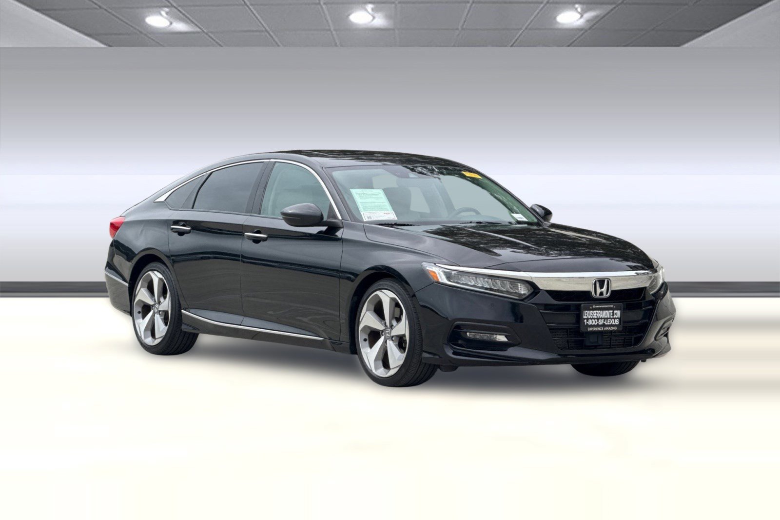 Used 2018 Honda Accord Touring image 6