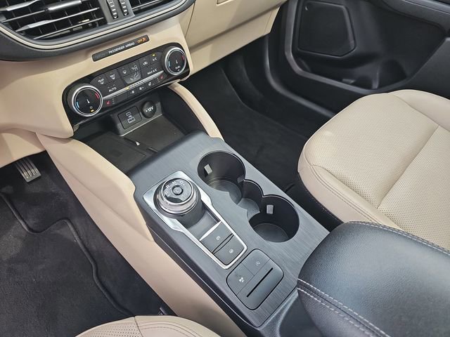 Used 2022 Ford Escape SEL w/ Technology Package image 30