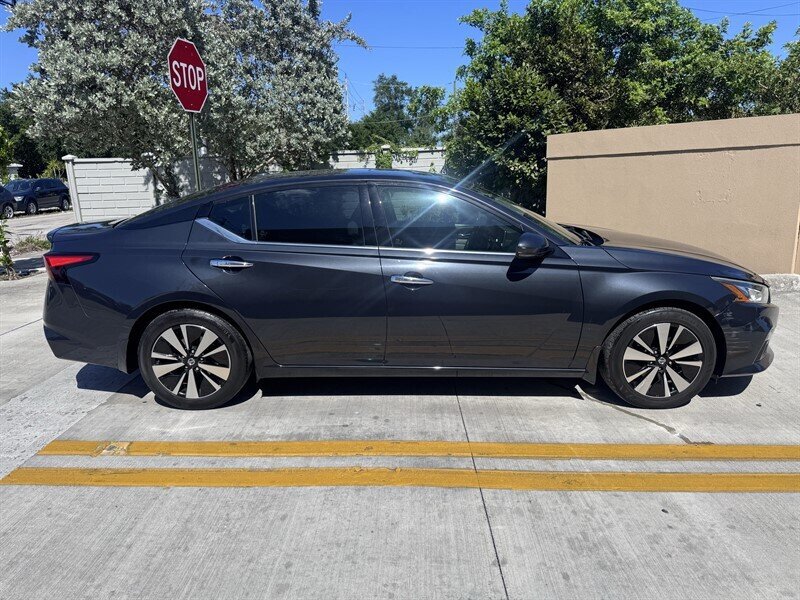 Used 2019 Nissan Altima 2.5 SV FWD image 4