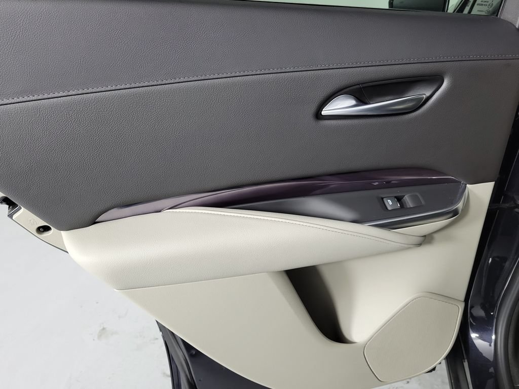 Certified 2023 Cadillac XT4 Luxury FWD image 13